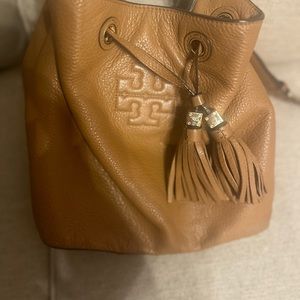 Beautiful Tory Burch cross body bag.